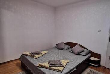 膳宿费 Summer Garden Baile Herculane