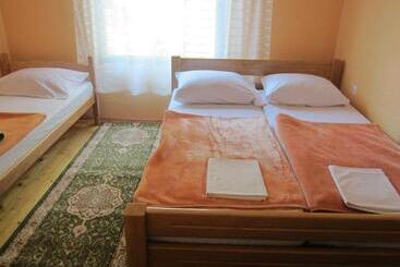 پانسیون Bravo Guest House