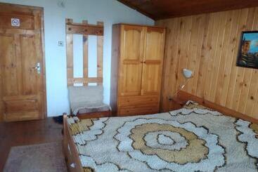 Pensiune Chapov Guest Rooms