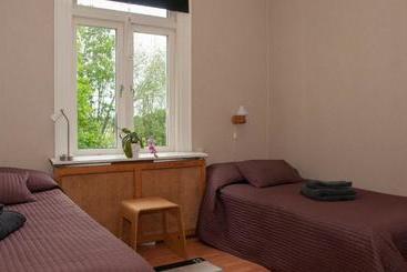 Bed and Breakfast Ekeby I Bro