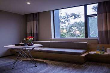 Hotelli Ibis Guangzhou Yuexiu Park Metro Station