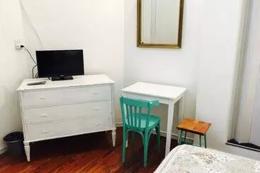 Lopez Hostel & Suites