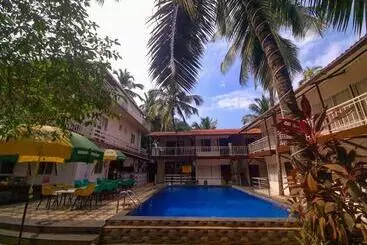Hotel Beachwalk Retreat   Within 100 Metres From Morjim Beach