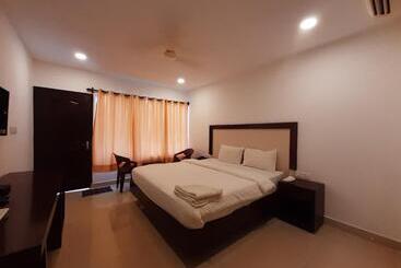 Hotel Beachwalk Retreat   Within 100 Metres From Morjim Beach