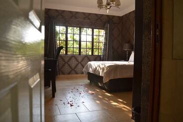 酒店 The Riverside