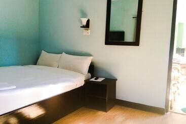 تختخواب و صبحانه Yeti Guest House