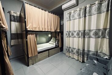 Alleyway Hostel Adults Only