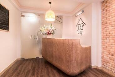 Alleyway Hostel   Adults Only