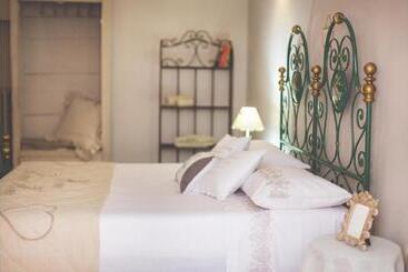 تختخواب و صبحانه Cantina Del Convento Maison