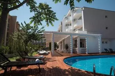 Hotelli The Mint Villa   Saint Vlas