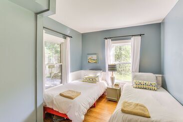 コテージ 3 Mi To Boothbay Harbor: Coastal Colorful Home!