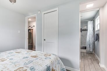 Centrally Located Merritt Island Cottage W/ Deck!