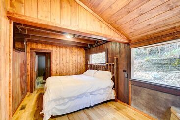 بيت ريفى Gatlinburg Cabin: Hot Tub & River Views