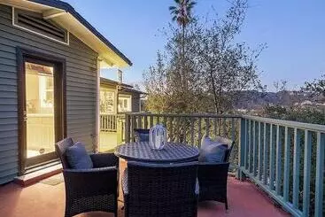 Majatalo Dream House In Pasadena