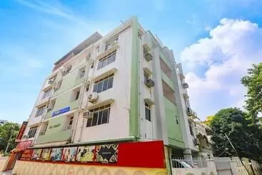 Fabhotel Mega Royal