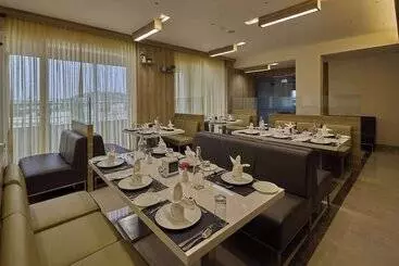Hotelli Grand Continent Hosur A Sarovar Portico Affiliate