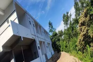 Hotel Tomsons Resort