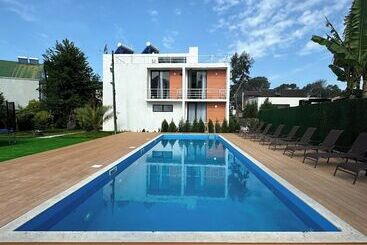 استراحتگاه Kaprovani Sand