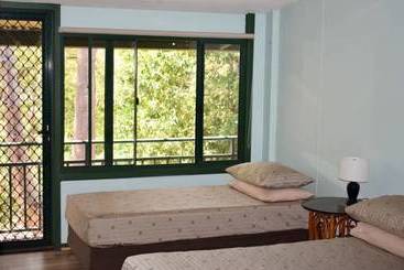 Parry Creek Farm Tourist Resort And Caravan Park