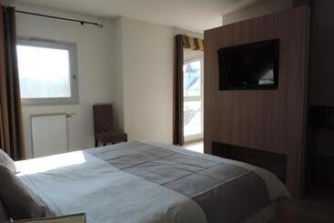 هتل Au Moulin Des Ecorces