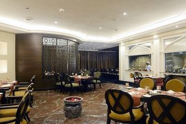 Отель Sayaji Raipur