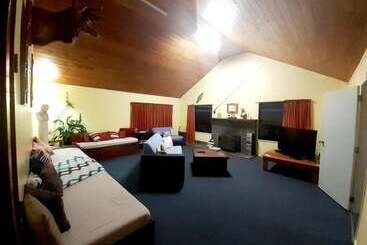 Alberg Tongariro River Retreat