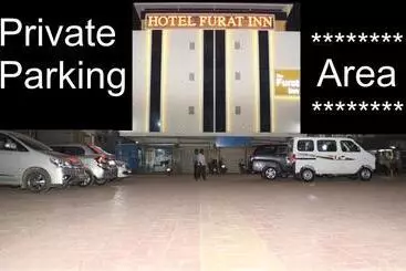 호텔 The Furat Inn