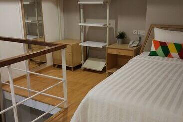 ホテル White Tree Residence