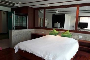 Отель Rawanda Resort