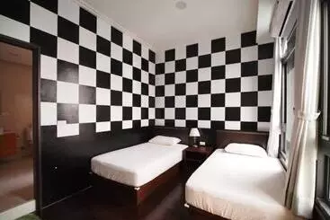 تختخواب و صبحانه Passion