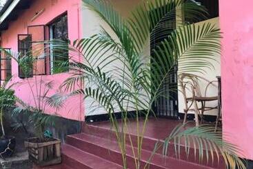 酒店 More Than A Drop