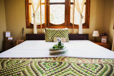 בית מלון כפרי More Than A Drop