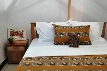 هتل More Than A Drop