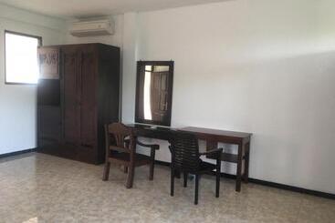 هتل Padang Padang Inn