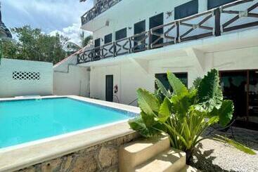 هتل Boutique Casa Baleine