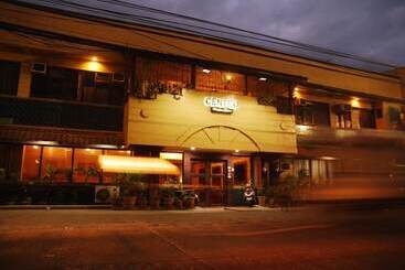 Bed & Breakfast Centro Mactan Suites