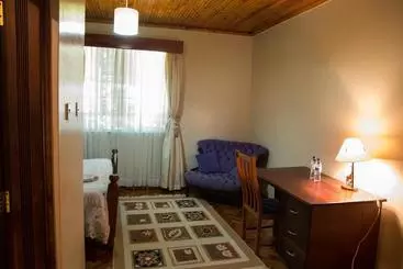 تختخواب و صبحانه Just At Home Guest House