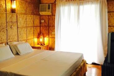 Bed and Breakfast Bamboo House Beach Lodge & Restaurant