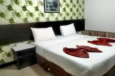 هتل Grand Pruksa Siri Apartment