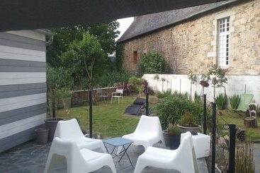 Hotel Hôtel Le Saint Yves