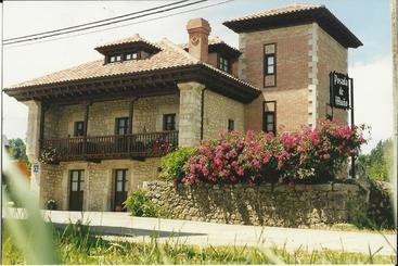 مبيت وإفطار Posada De Muño