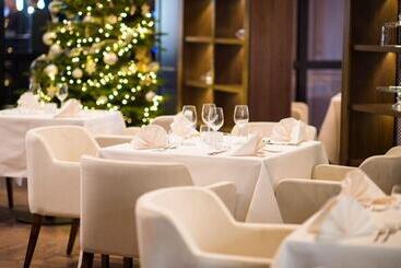 Отель Royal & Spa