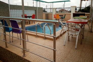 هتل Heritage Courtyard