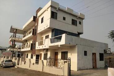 Bed and Breakfast Shivam Residency