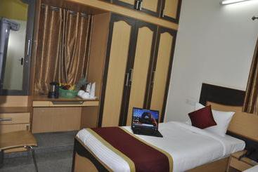 호텔 Clara Prime Inn