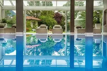 Hotel Fayn Garden Retreat