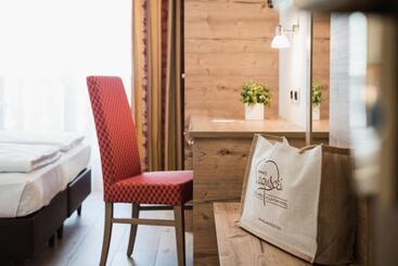 בית מלון כפרי Laguscei Dolomites Mountain