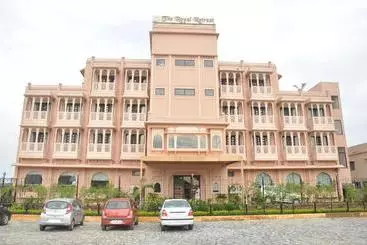 Resort The Royal Retreat