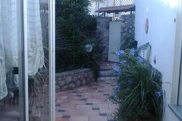 B&b Angelide