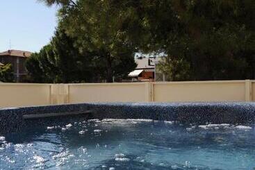 ホテル Caribia Pinarella